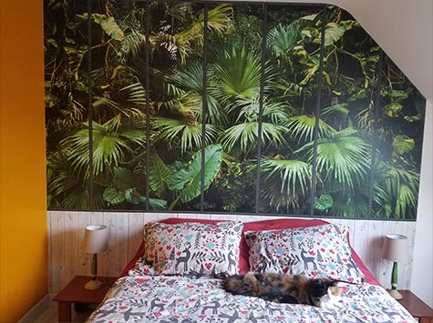 Papier peint Verrière et bois chez Christelle