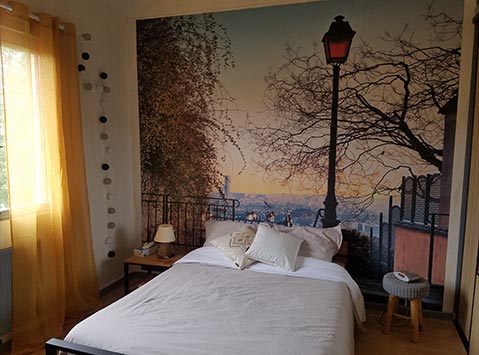Papier peint Visite de Montmartre dans une chambre à coucher